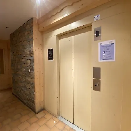 Appartement Vanoise - Location: Pour 4 En Plein Centre De La Station Mae-9107 Val Thorens